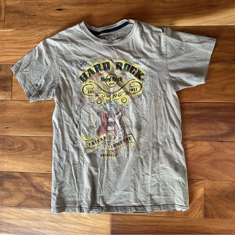 Hard Rock Cafe Guitar Company Brussels T-Shirt size Small